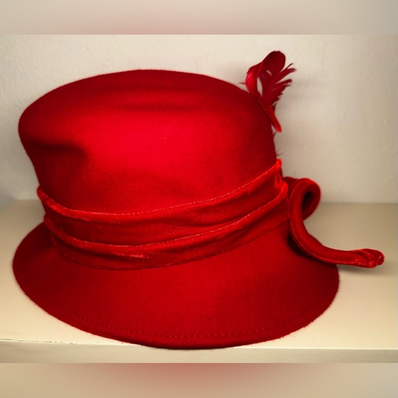Vibrant Red Hat - Picture 2 of 6